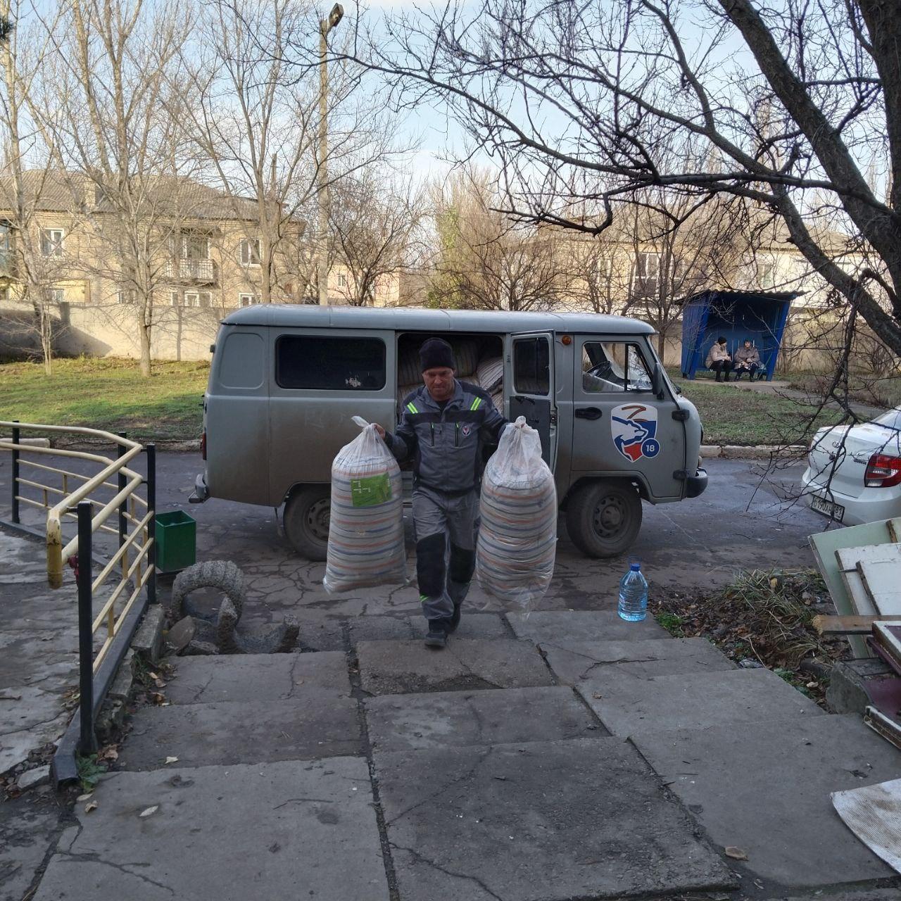 Удмуртия передала детскому отделению Лутугинской больницы новые матрасы Удмуртия передала детскому отделению Лутугинской больницы новые матрасы