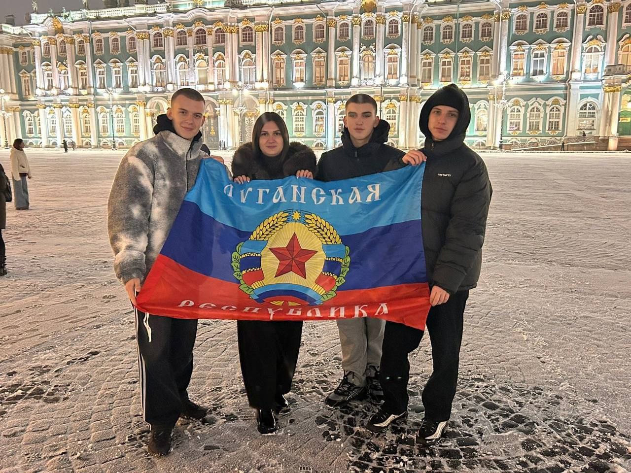 Ребята из городского округа Красный Луч (ЛНР) стали победителями Всероссийского конкурса волонтерских проектов при поддержке "Движения Первых" «…И С НАС НАЧИНАЕТСЯ РОДИНА!» Ребята из городского округа Красный Луч (ЛНР) стали победителями Всероссийского конкурса волонтерских проектов при поддержке "Движения Первых" «…И С НАС НАЧИНАЕТСЯ РОДИНА!»