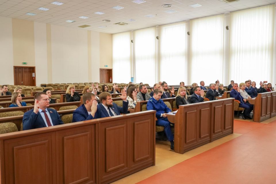 Заместитель председателя Совета Антрацитовского муниципального округа Елена Рахмукова приняла участие в публичных слушаниях по проекту бюджета ЛНР на 2026 год и плановый период 2027–2028 годов Заместитель председателя Совета Антрацитовского муниципального округа Елена Рахмукова приняла участие в публичных слушаниях по проекту бюджета ЛНР на 2026 год и плановый период 2027–2028 годов