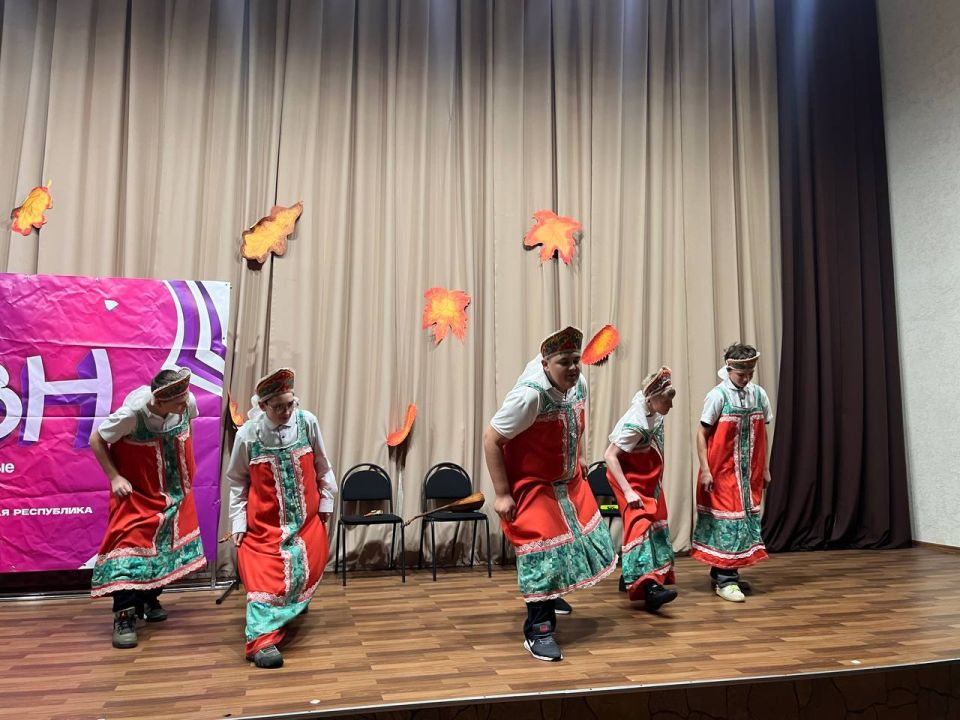 20 ноября на базе Краснодонской средней школы №4 прошёл четвертьфинал проекта «КВН. Первые» 2025-2026 Луганской Народной Республики 20 ноября на базе Краснодонской средней школы №4 прошёл четвертьфинал проекта «КВН. Первые» 2025-2026 Луганской Народной Республики