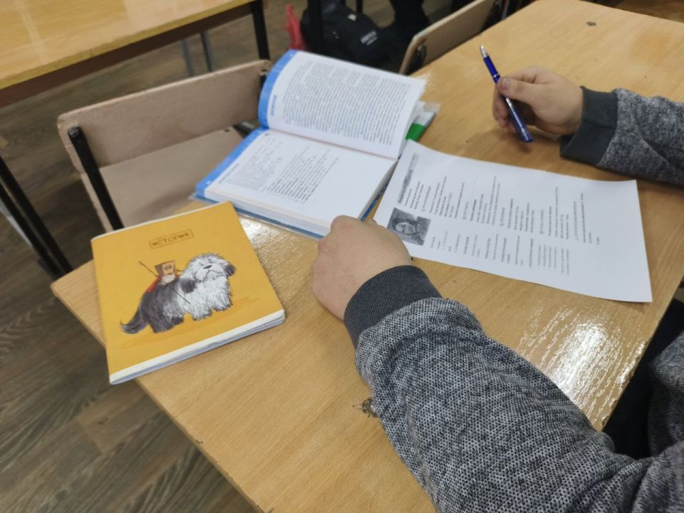 В Лутугинском центре занятости провели профориентационный урок В Лутугинском центре занятости провели профориентационный урок