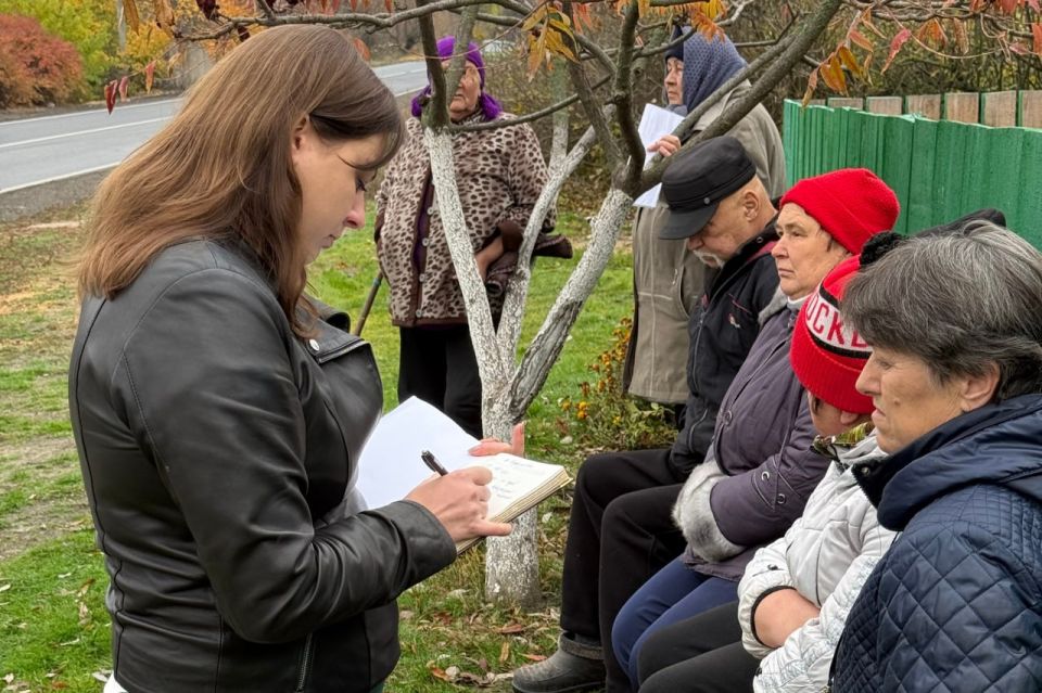 Помощь жителям – приоритет в работе депутатов Помощь жителям – приоритет в работе депутатов