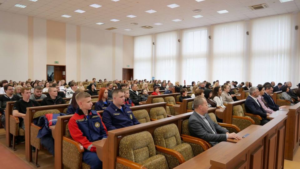 В Луганске впервые представили технофорум "Артпром" В Луганске впервые представили технофорум "Артпром"