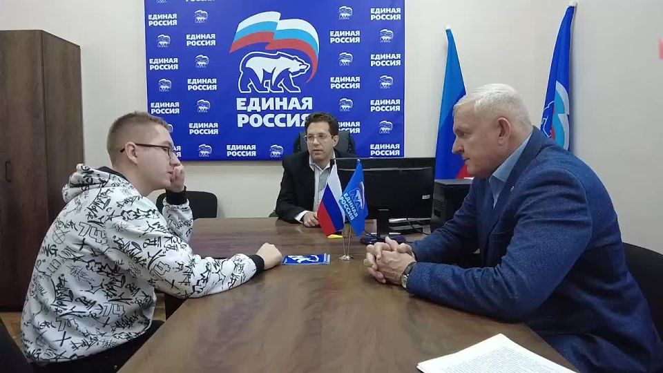 В Местной общественной приемной партии «Единая Россия» открылась новая важная услуга: начал свою работу адвокат Адвокатской палаты Луганской Народной Республики