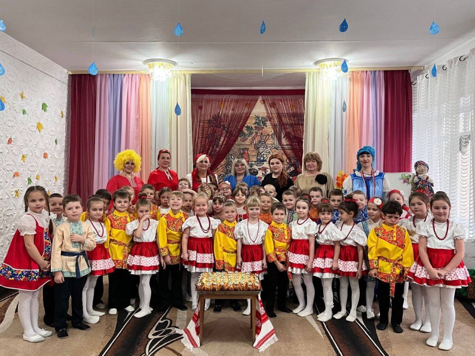 По партпроекту Единой России «Новая школа» в Краснолучском ясли-саду №57 «Аленушка» прошло праздничное мероприятие