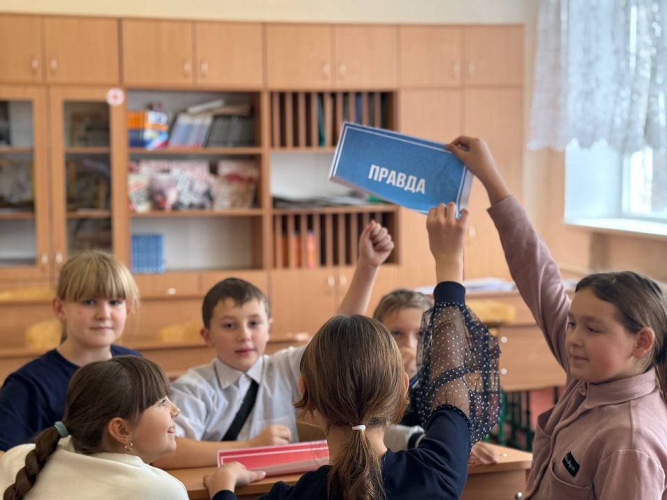 ЗОЖ Марафон в Брянковской школе №19: Проверяем знания о здоровье в формате "Правда или Ложь?" ЗОЖ Марафон в Брянковской школе №19: Проверяем знания о здоровье в формате "Правда или Ложь?"