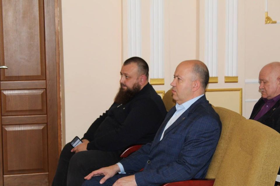 Владимир Шавлай: 21 ноября Совет депутатов Краснодонского муниципального округа провел очередное заседание, на котором были рассмотрены важные вопросы, касающиеся развития местного самоуправления Владимир Шавлай: 21 ноября Совет депутатов Краснодонского муниципального округа провел очередное заседание, на котором были рассмотрены важные вопросы, касающиеся развития местного самоуправления