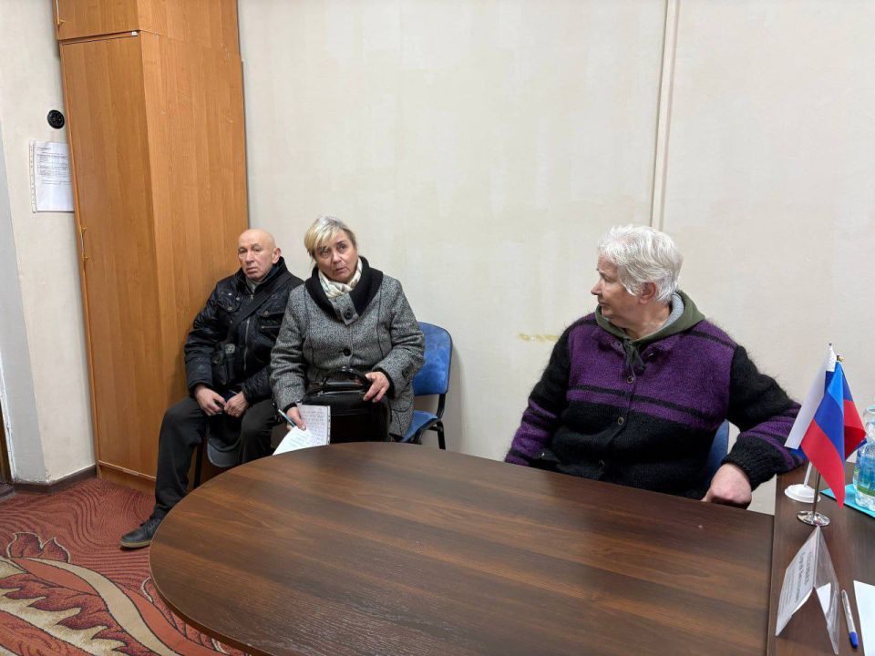 Секретарь Краснолучского местного отделения Единой России, Глава муниципалитета Сергей Соловьев провёл личный приём граждан Секретарь Краснолучского местного отделения Единой России, Глава муниципалитета Сергей Соловьев провёл личный приём граждан
