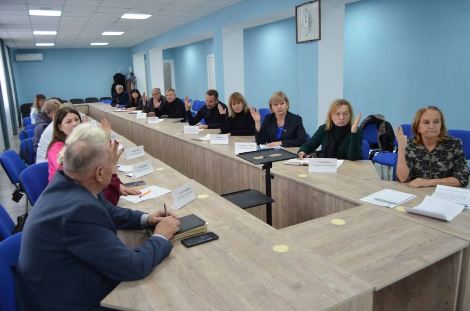 21 ноября в зале заседаний Администрации городского округа состоялось XXXVIII заседание Совета городского округа муниципальное образование городской округ город Брянка Луганской Народной Республики 21 ноября в зале заседаний Администрации городского округа состоялось XXXVIII заседание Совета городского округа муниципальное образование городской округ город Брянка Луганской Народной Республики