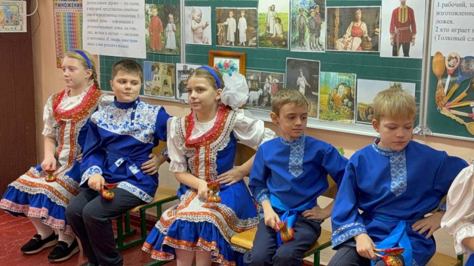 В стенах Брянковской средней школы №19 прошел насыщенный и вдохновляющий семинар-практикум для заместителей директоров по воспитательной работе В стенах Брянковской средней школы №19 прошел насыщенный и вдохновляющий семинар-практикум для заместителей директоров по воспитательной работе