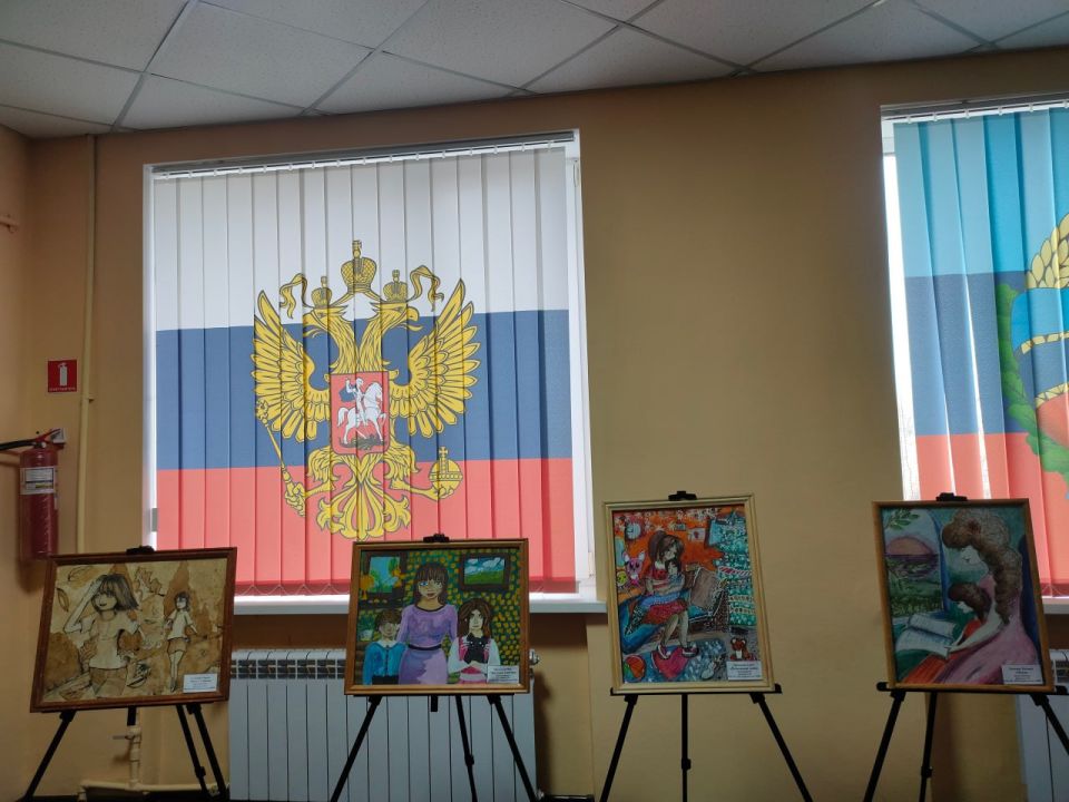 В Администрации округа открылась выставка юных художников «Я рисую маму» В Администрации округа открылась выставка юных художников «Я рисую маму»
