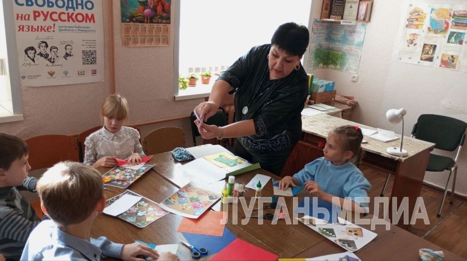 В стахановской гимназии прошел «Словарный урок» В стахановской гимназии прошел «Словарный урок»