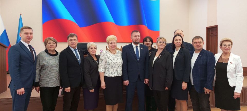 В Луганске прошли публичные слушания по проекту закона «О бюджете Луганской Народной Республики на 2026 год и на плановый период 2027 и 2028 годов», в которых принял участие Председатель Совета городского округа город... В Луганске прошли публичные слушания по проекту закона «О бюджете Луганской Народной Республики на 2026 год и на плановый период 2027 и 2028 годов», в которых принял участие Председатель Совета городского округа город...