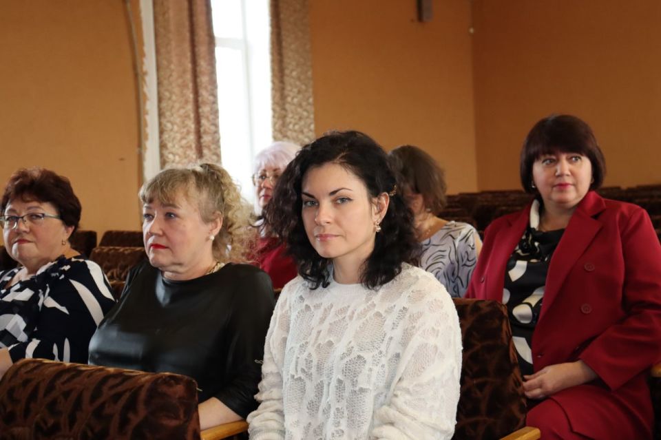 Светлана Гребенькова: Поздравила коллектив Межрайонной инспекции Федеральной налоговой службы № 6 по Луганской Народной Республике с профессиональным праздником Светлана Гребенькова: Поздравила коллектив Межрайонной инспекции Федеральной налоговой службы № 6 по Луганской Народной Республике с профессиональным праздником