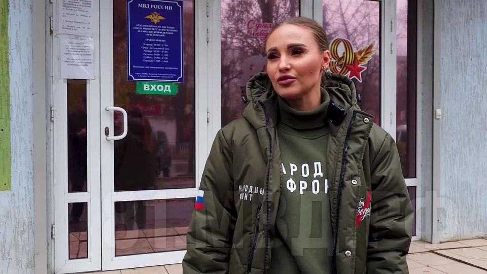 111Сотрудники регионального МВД совместно с общественниками продолжают оказывать помощь в замене документов маломобильным гражданам