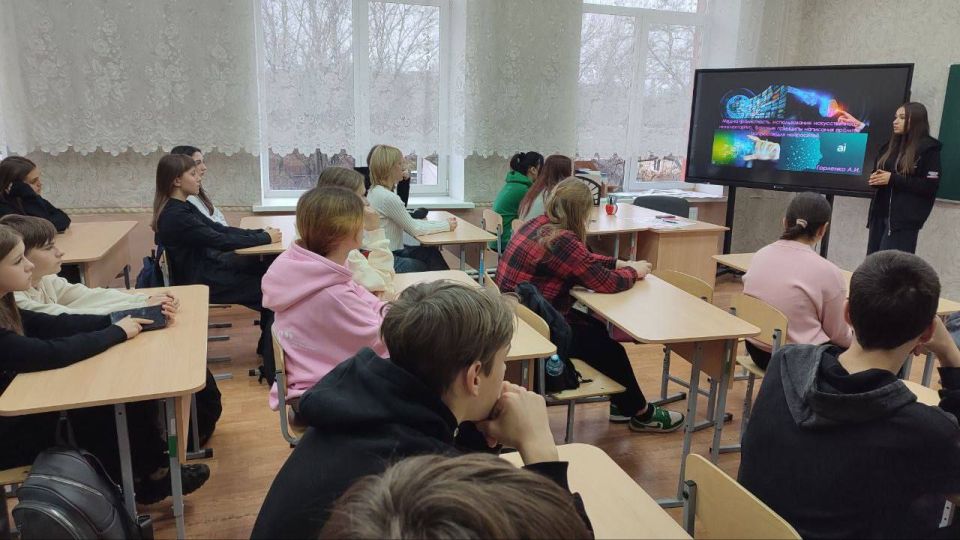 Мастер-класс по медиаграмотности от выпускницы президентской платформы "Россия - страна возможностей" Мастер-класс по медиаграмотности от выпускницы президентской платформы "Россия - страна возможностей"