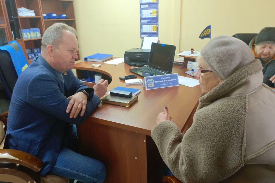 Помощь жителям – приоритет в работе депутатов Помощь жителям – приоритет в работе депутатов