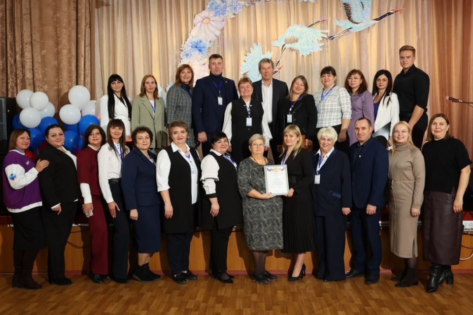 В рамках развития межмуниципального сотрудничества и обмена передовыми практиками в сфере общего образования состоялся рабочий визит делегации руководителей общеобразовательных организаций города Гуково в образовательные... В рамках развития межмуниципального сотрудничества и обмена передовыми практиками в сфере общего образования состоялся рабочий визит делегации руководителей общеобразовательных организаций города Гуково в образовательные...