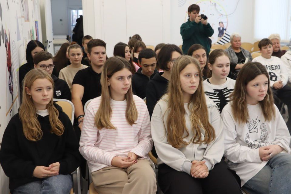 «Полезная программа» от Министерства молодёжной политики ЛНР и Дома молодёжи ЛНР проведена в Северодонецке «Полезная программа» от Министерства молодёжной политики ЛНР и Дома молодёжи ЛНР проведена в Северодонецке