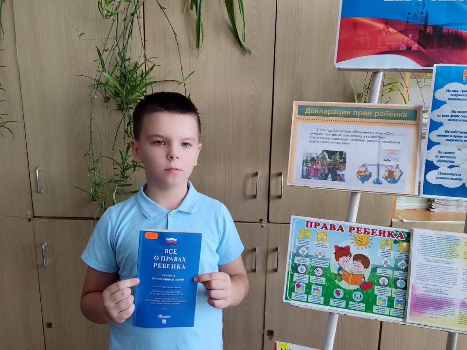 В «Славяносербская центральная библиотека» состоялись познавательно-правовые часы Всемирного дня прав ребёнка В «Славяносербская центральная библиотека» состоялись познавательно-правовые часы Всемирного дня прав ребёнка