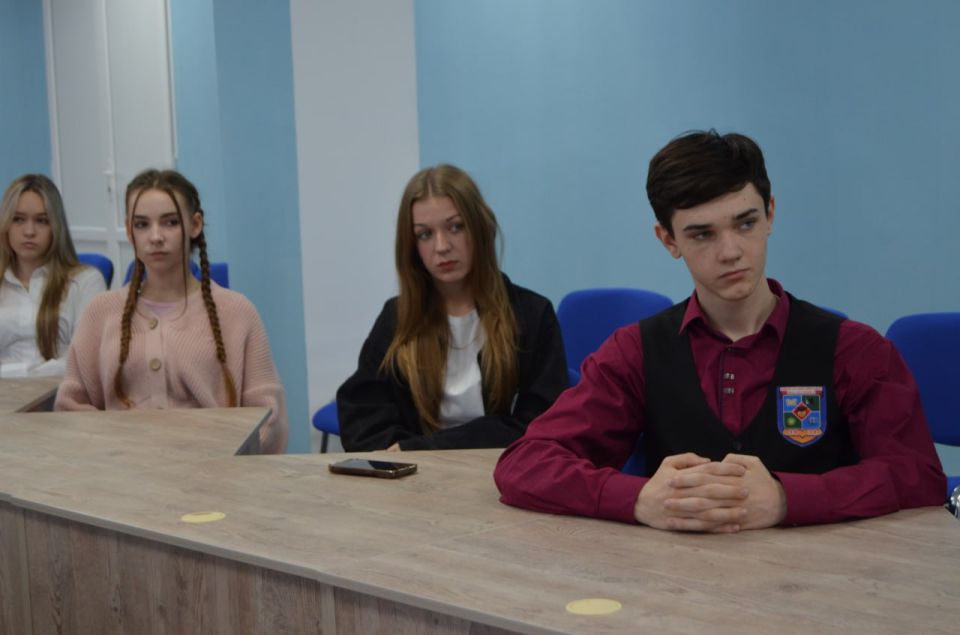 Евгений Морозов: Принял участие в очередном заседании Молодежного совета при Администрации Брянки Евгений Морозов: Принял участие в очередном заседании Молодежного совета при Администрации Брянки