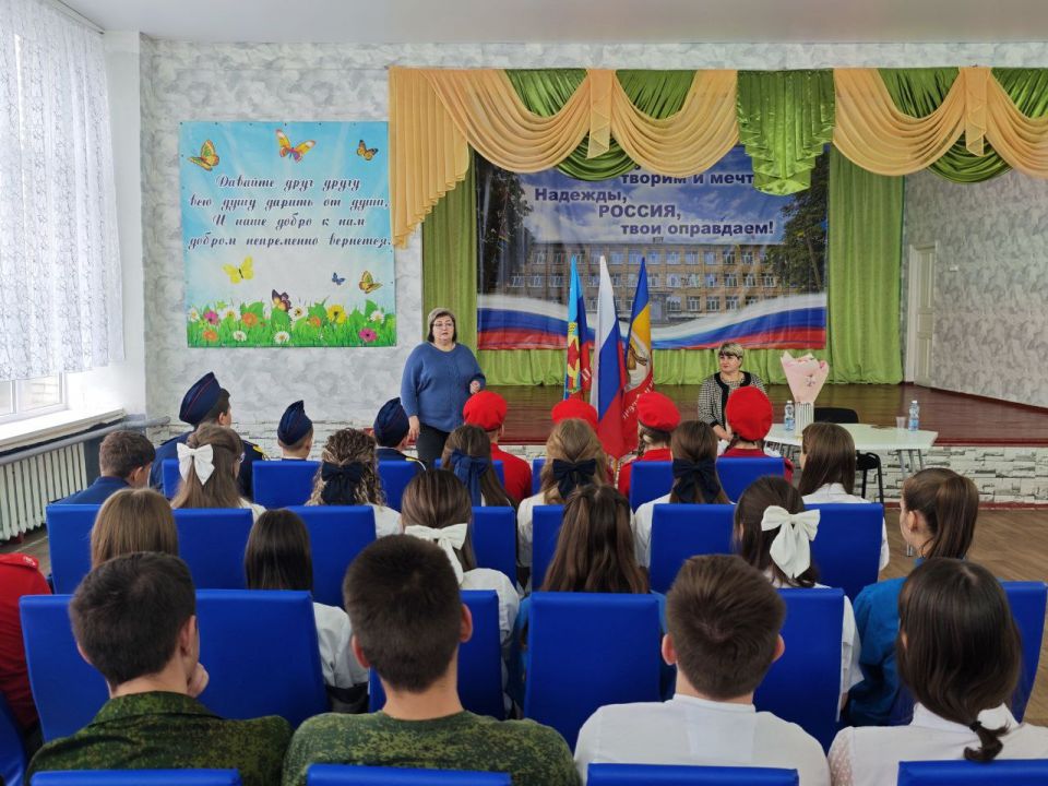 20 ноября 2025 года в рамках Всероссийской недели правовой помощи детям и акции «Забота» в Ясеновской школе № 2 им. Д.В. Лазутина начальник отдела по вопросам опеки Ирина Попова оказала индивидуальные консультации по защите... 20 ноября 2025 года в рамках Всероссийской недели правовой помощи детям и акции «Забота» в Ясеновской школе № 2 им. Д.В. Лазутина начальник отдела по вопросам опеки Ирина Попова оказала индивидуальные консультации по защите...