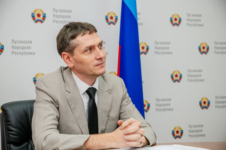 В Администрации Главы ЛНР состоялось заседание Экспертного совета конкурса «Новая республика — руками молодежи» В Администрации Главы ЛНР состоялось заседание Экспертного совета конкурса «Новая республика — руками молодежи»