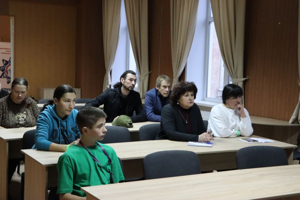 В Стаханове прошёл муниципальный родительский форум «Наедине о важном» В Стаханове прошёл муниципальный родительский форум «Наедине о важном»