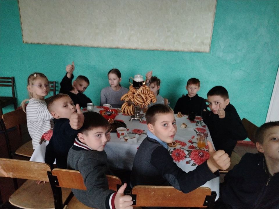 В филиале «Клуб пгт Вергулевка» прошла познавательно-игровая программа для детей «Этикет или просто хорошие манеры» В филиале «Клуб пгт Вергулевка» прошла познавательно-игровая программа для детей «Этикет или просто хорошие манеры»