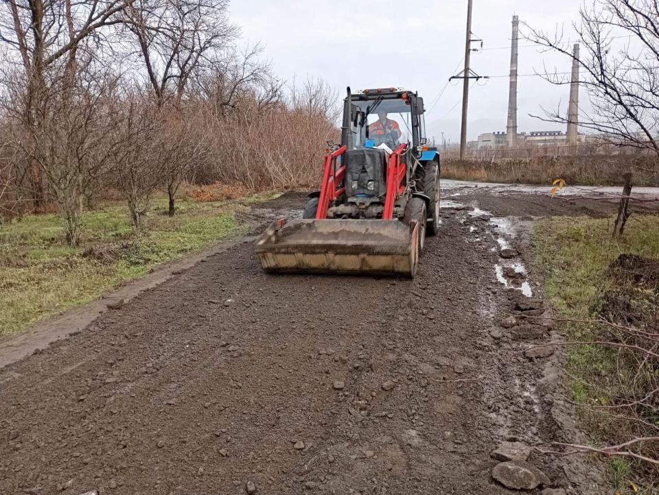 Сегодня в нашем городе продолжались работы по благоустройству Сегодня в нашем городе продолжались работы по благоустройству