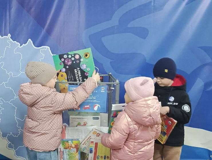 Воспитанники дошкольного учреждения "Колокольчик", участвуя в треке "Орленок-доброволец" присоединились к акции "Коробка храбрости" для детей, находящихся на лечении в стационаре Воспитанники дошкольного учреждения "Колокольчик", участвуя в треке "Орленок-доброволец" присоединились к акции "Коробка храбрости" для детей, находящихся на лечении в стационаре
