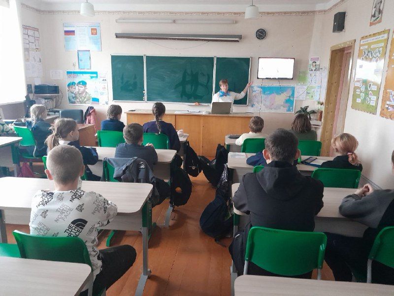 В рамках профмастерской «Профессии региона» специалисты сектора профессионального обучения и профессиональной ориентации территориального отделения ГКУ «РЦЗН ЛНР» в Беловодском районе провели профориентационный урок на тему... В рамках профмастерской «Профессии региона» специалисты сектора профессионального обучения и профессиональной ориентации территориального отделения ГКУ «РЦЗН ЛНР» в Беловодском районе провели профориентационный урок на тему...