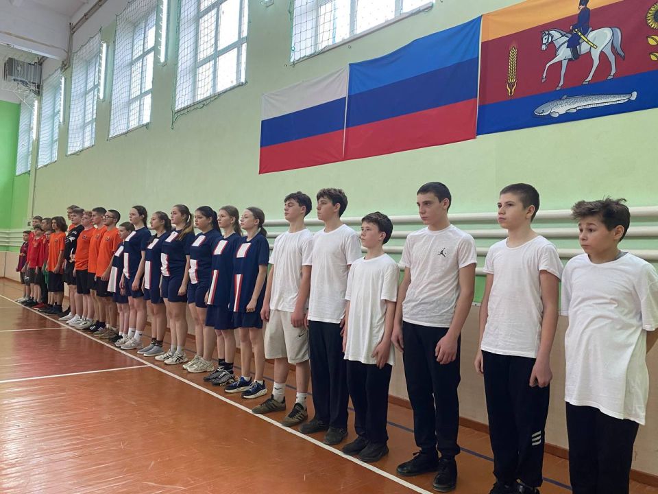 Марина Филиппова: Сегодня поздравила наших юных спортсменов, которые проявили себя на муниципальном этапе Чемпионата школьной баскетбольной лиги «КЭС-Баскет» Марина Филиппова: Сегодня поздравила наших юных спортсменов, которые проявили себя на муниципальном этапе Чемпионата школьной баскетбольной лиги «КЭС-Баскет»