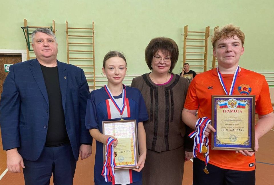 Марина Филиппова: Сегодня поздравила наших юных спортсменов, которые проявили себя на муниципальном этапе Чемпионата школьной баскетбольной лиги «КЭС-Баскет» Марина Филиппова: Сегодня поздравила наших юных спортсменов, которые проявили себя на муниципальном этапе Чемпионата школьной баскетбольной лиги «КЭС-Баскет»