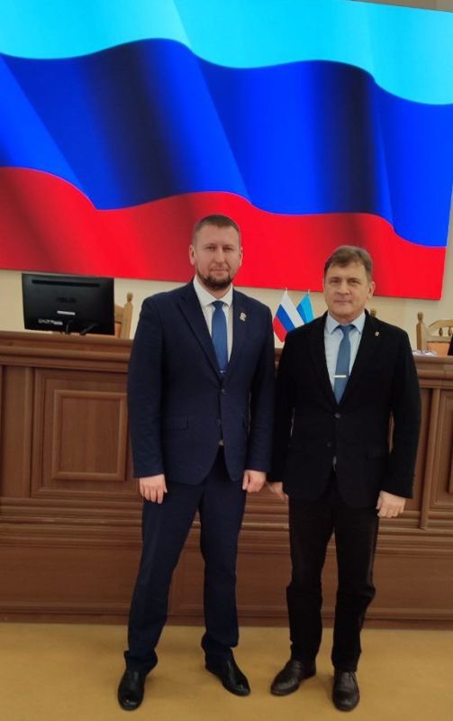В Луганске прошли публичные слушания по проекту закона «О бюджете Луганской Народной Республики на 2026 год и на плановый период 2027 и 2028 годов», в которых принял участие Председатель Совета городского округа город... В Луганске прошли публичные слушания по проекту закона «О бюджете Луганской Народной Республики на 2026 год и на плановый период 2027 и 2028 годов», в которых принял участие Председатель Совета городского округа город...