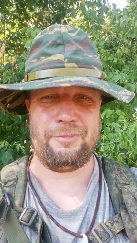 Посвящаю папе, бойцу спецназа «Ахмат» с позывным «Ганс» Посвящаю папе, бойцу спецназа «Ахмат» с позывным «Ганс»