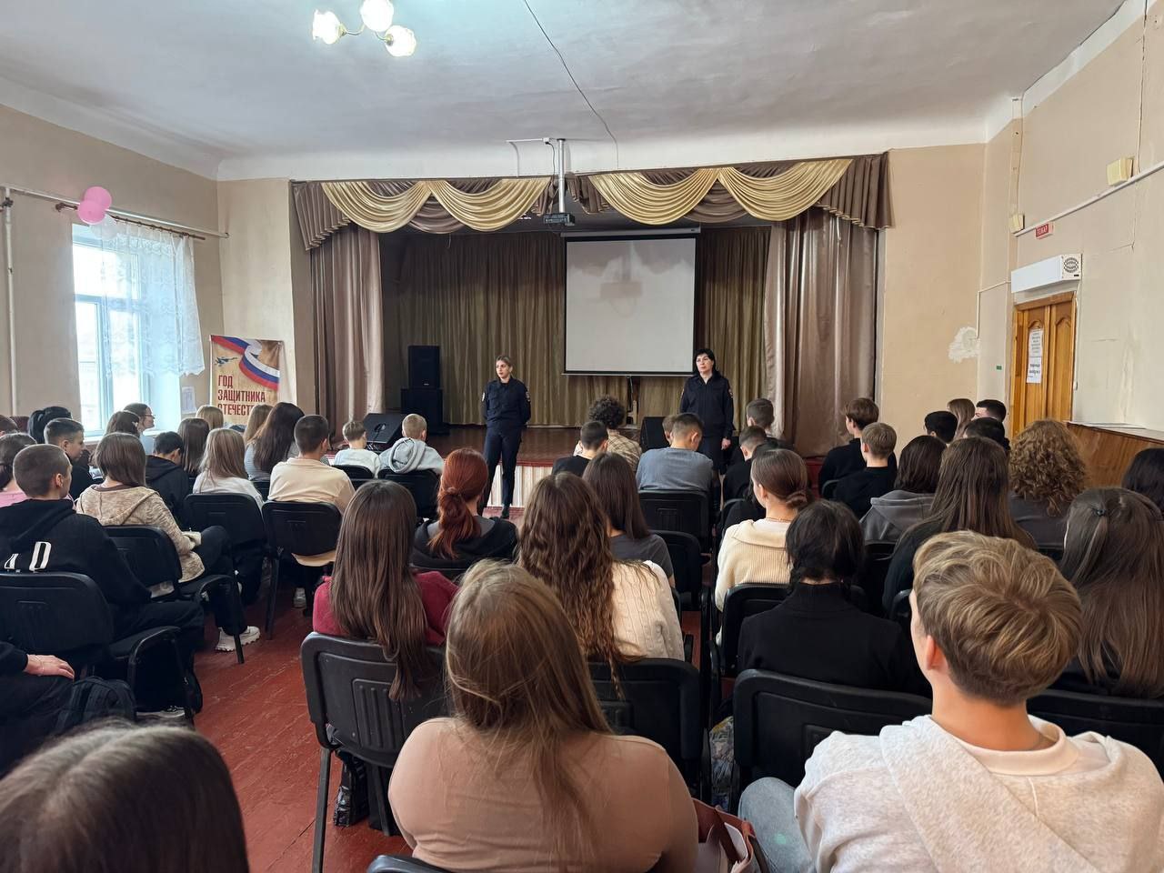 Сотрудники Госавтоинспекции совместно с подразделениями по делам несовершеннолетних провели профилактические мероприятия Сотрудники Госавтоинспекции совместно с подразделениями по делам несовершеннолетних провели профилактические мероприятия