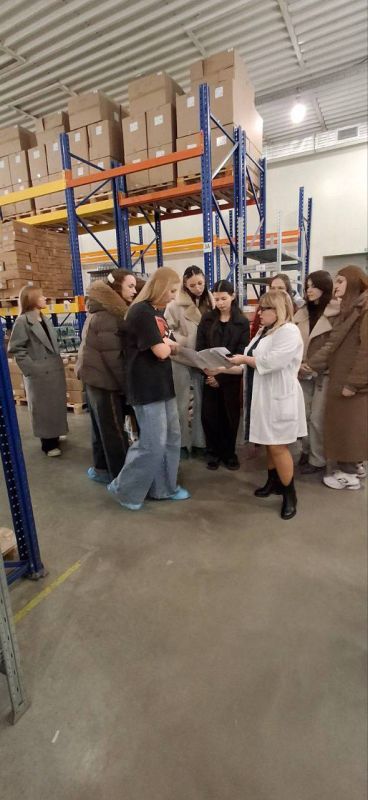 Студенты фармацевтического факультета ФГБОУ ВО ЛГМУ им. Св. Луки Минздрава России 18 ноября посетили в рамках профориентационных мероприятий филиал "Аптечный склад" ГУП ЛНР "ЛУГМЕДФАРМ" Студенты фармацевтического факультета ФГБОУ ВО ЛГМУ им. Св. Луки Минздрава России 18 ноября посетили в рамках профориентационных мероприятий филиал "Аптечный склад" ГУП ЛНР "ЛУГМЕДФАРМ"