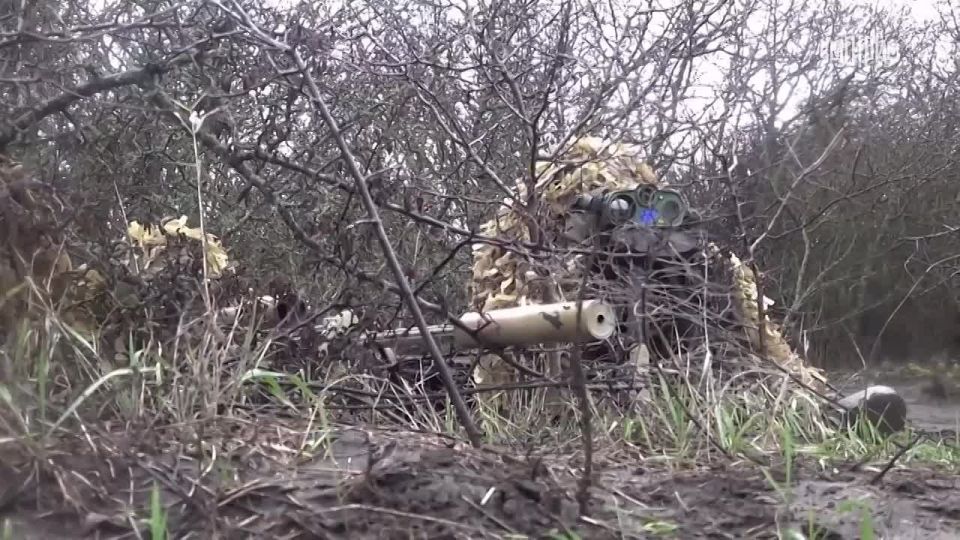 На одном из региональных полигонов новобранцы осваивают отечественную снайперскую винтовку «ОпустошительZ»