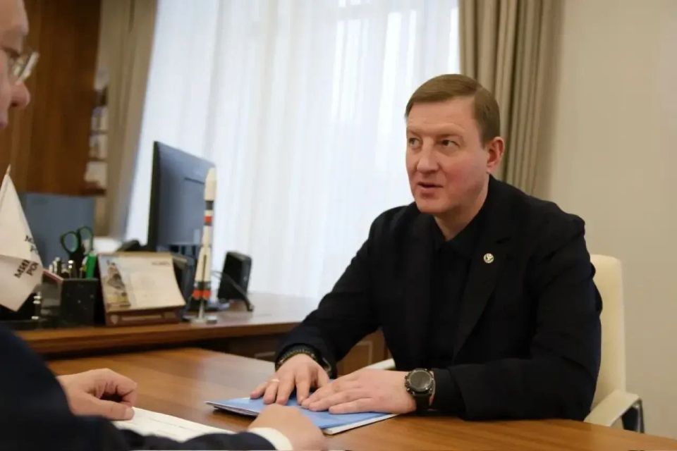 Министр строительства и ЖКХ РФ Ирек Файзуллин провел рабочую встречу с Главой Республики Алтай Андреем Турчаком Министр строительства и ЖКХ РФ Ирек Файзуллин провел рабочую встречу с Главой Республики Алтай Андреем Турчаком