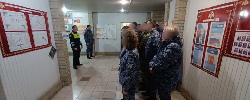 Инспекторы ОГИБДД ОМВД России «Антрацитовский» провели профилактическую лекцию для сотрудников Росгвардии