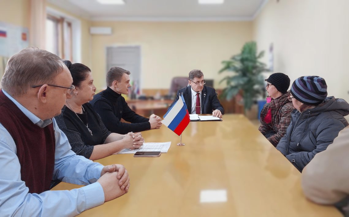 Роман Лысенко: Сегодня, 24 ноября, в Совете городского округа город Алчевск состоялась встреча депутатов Совета, представителей Администрации с жительницей города по результатам рассмотрения обращения, ключевой целью которой... Роман Лысенко: Сегодня, 24 ноября, в Совете городского округа город Алчевск состоялась встреча депутатов Совета, представителей Администрации с жительницей города по результатам рассмотрения обращения, ключевой целью которой...