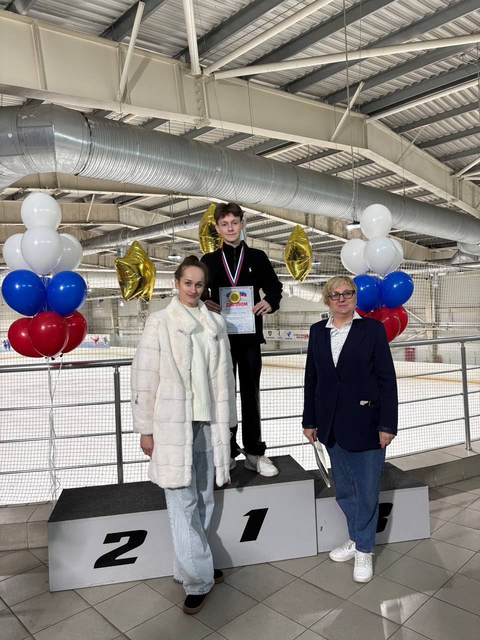 ПЕРВЕНСТВО ЛНР ПО ФИГУРНОМУ КАТАНИЮ ПЕРВЕНСТВО ЛНР ПО ФИГУРНОМУ КАТАНИЮ