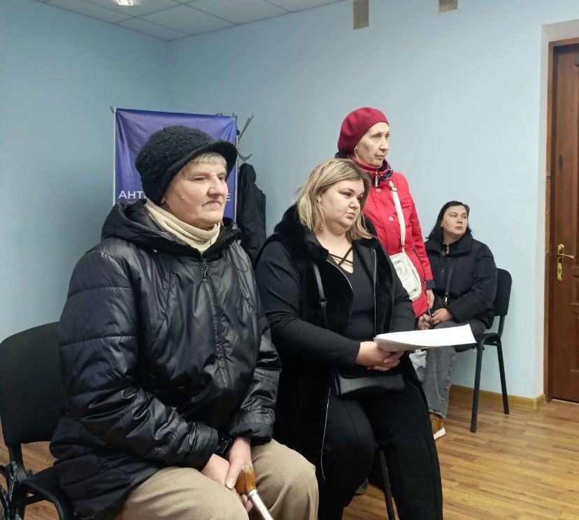 Глава Антрацитовского муниципального округа, Секретарь местного отделения партии «Единая Россия» Сергей Саенко провёл очередной еженедельный приём граждан Глава Антрацитовского муниципального округа, Секретарь местного отделения партии «Единая Россия» Сергей Саенко провёл очередной еженедельный приём граждан