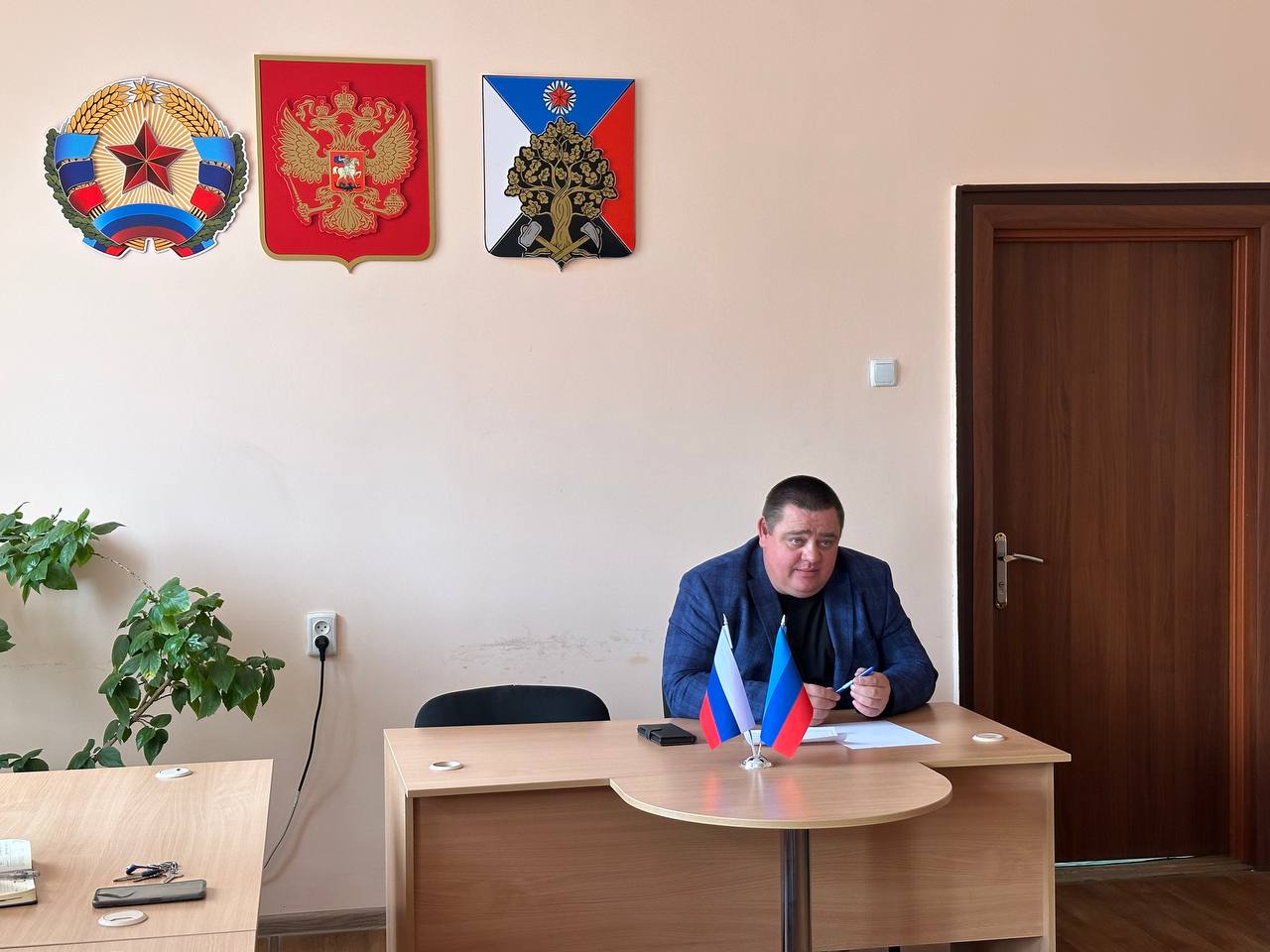 Глава городского округа город Ровеньки Андрей Рубанцов провёл личный приём граждан Глава городского округа город Ровеньки Андрей Рубанцов провёл личный приём граждан