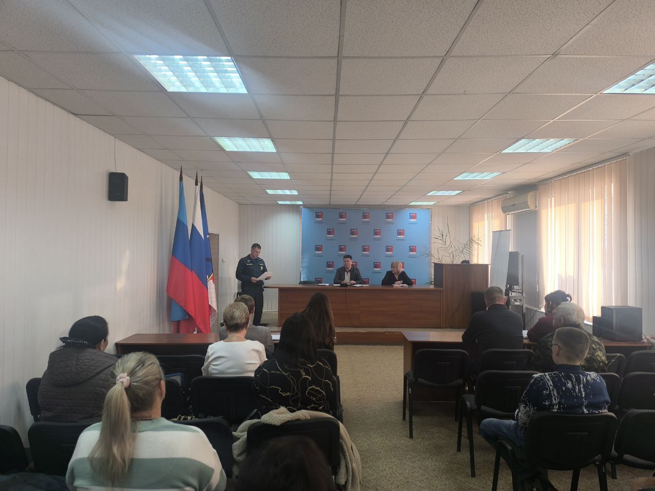 Альберт Зинченко: Сегодня совместно с председателем Совета Станично-Луганского муниципального округа Татьяной Пономаревой провели аппаратное совещание с руководителями структурных подразделений, учреждений и предприятий... Альберт Зинченко: Сегодня совместно с председателем Совета Станично-Луганского муниципального округа Татьяной Пономаревой провели аппаратное совещание с руководителями структурных подразделений, учреждений и предприятий...