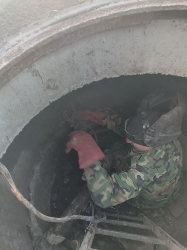 БУДНИ КОММУНАЛЬЩИКОВ Многие из нас даже не задумываются о том, как коммунальщики выполняют свою работу в любую погоду БУДНИ КОММУНАЛЬЩИКОВ Многие из нас даже не задумываются о том, как коммунальщики выполняют свою работу в любую погоду