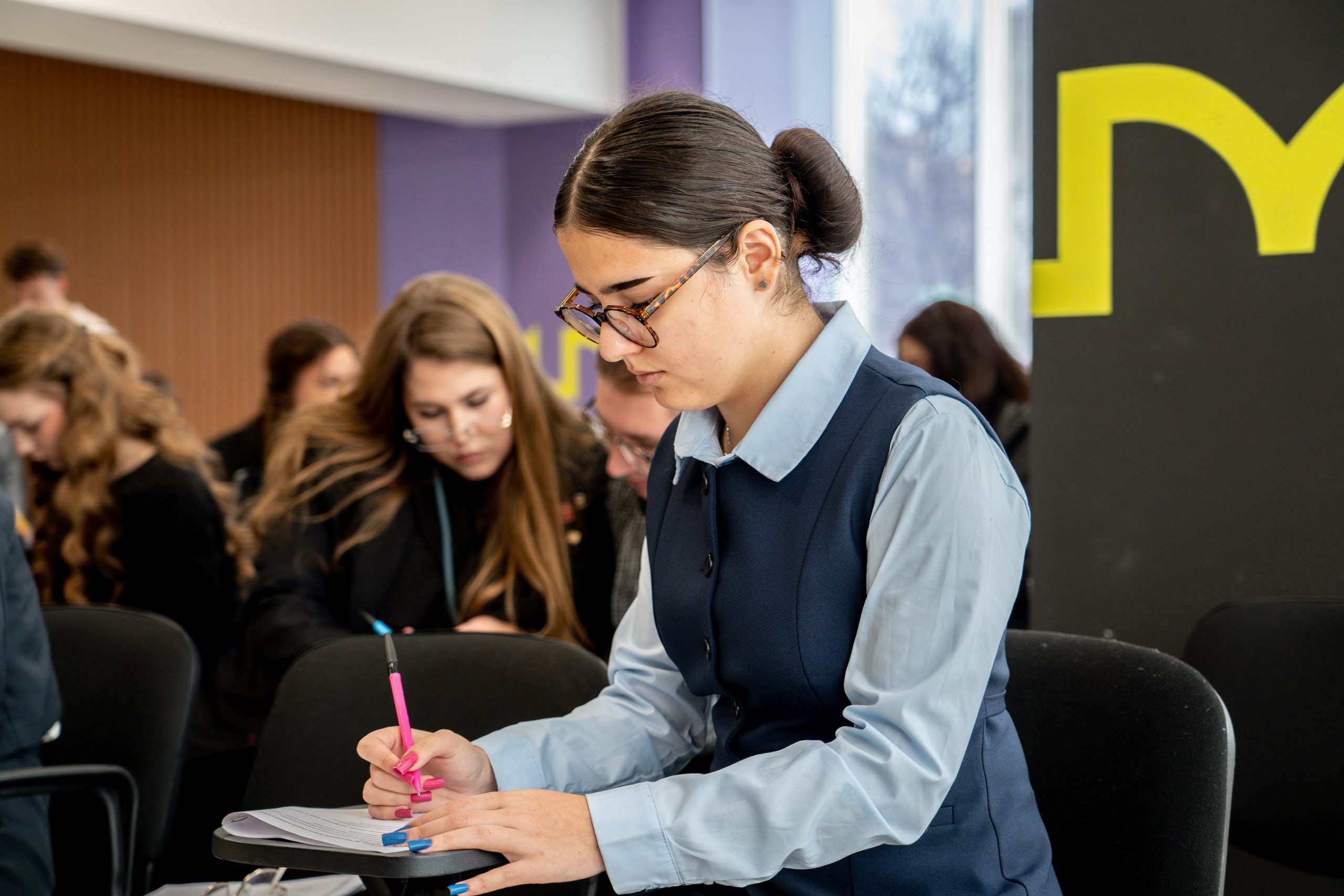 «Эмоции создают яркость в нашей работе» «Эмоции создают яркость в нашей работе»