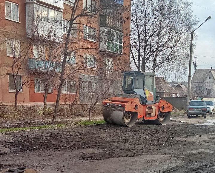 Коммунальные службы проводят работы на территории города Коммунальные службы проводят работы на территории города