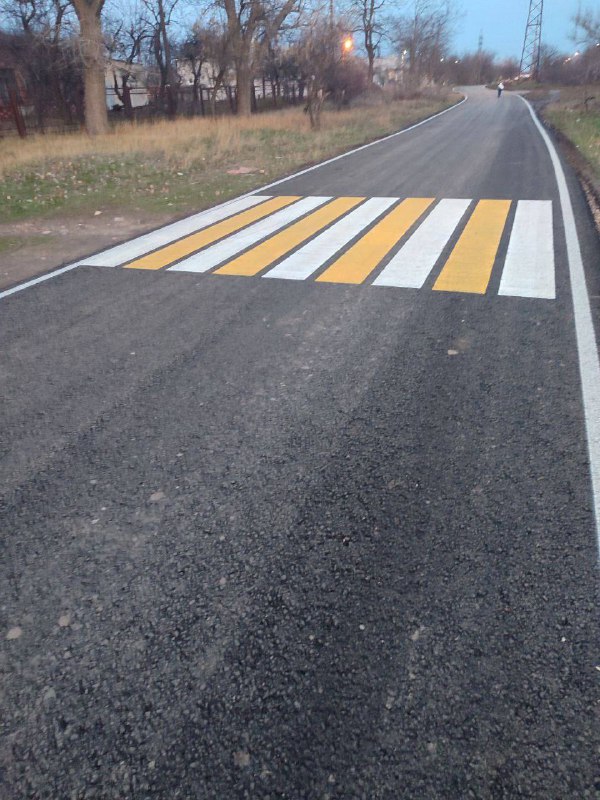 В Луганске продолжается ремонт дорог частного сектора В Луганске продолжается ремонт дорог частного сектора